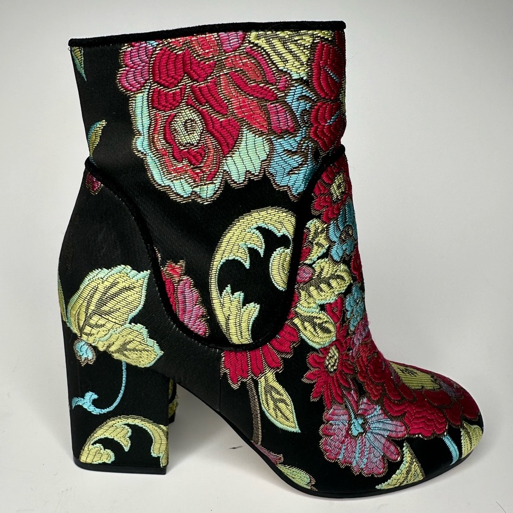 Marc Fisher Women's Jana Embroidered Multicolor Silk Booties SZ 7.5